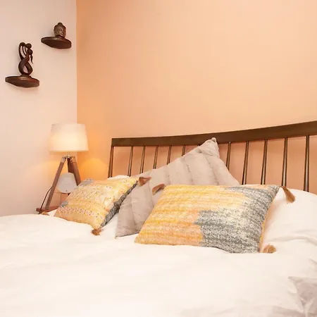 Spacious 1 Bedroom With Garden In Redland Lägenhet