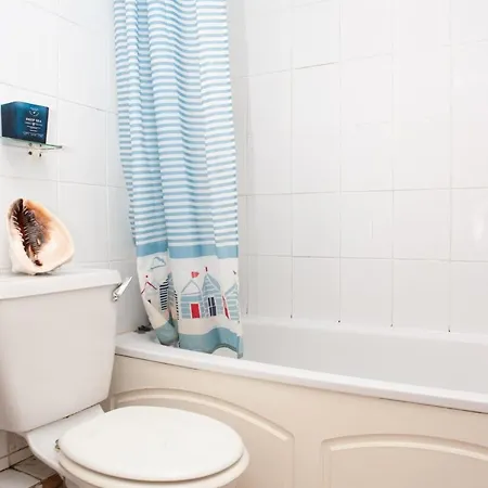 Spacious 1 Bedroom With Garden In Redland Lägenhet *